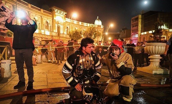 آتش‌سوزی در میدان حسن‌آباد تهران/ تصاویر
