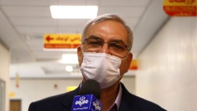 عیادت وزیر بهداشت از دانش آموزان مسموم قمی