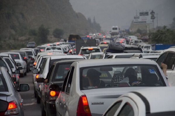 راه‌های کشور - ترافیک در چالوس و آزادراه تهران - شمال سنگین شد