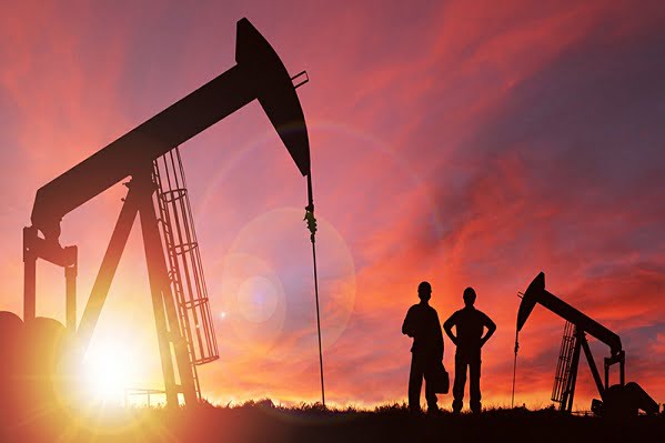 نفت 4 - قیمت نفت (۲۱فروردین) چشم انداز قیمت کاهشی شد