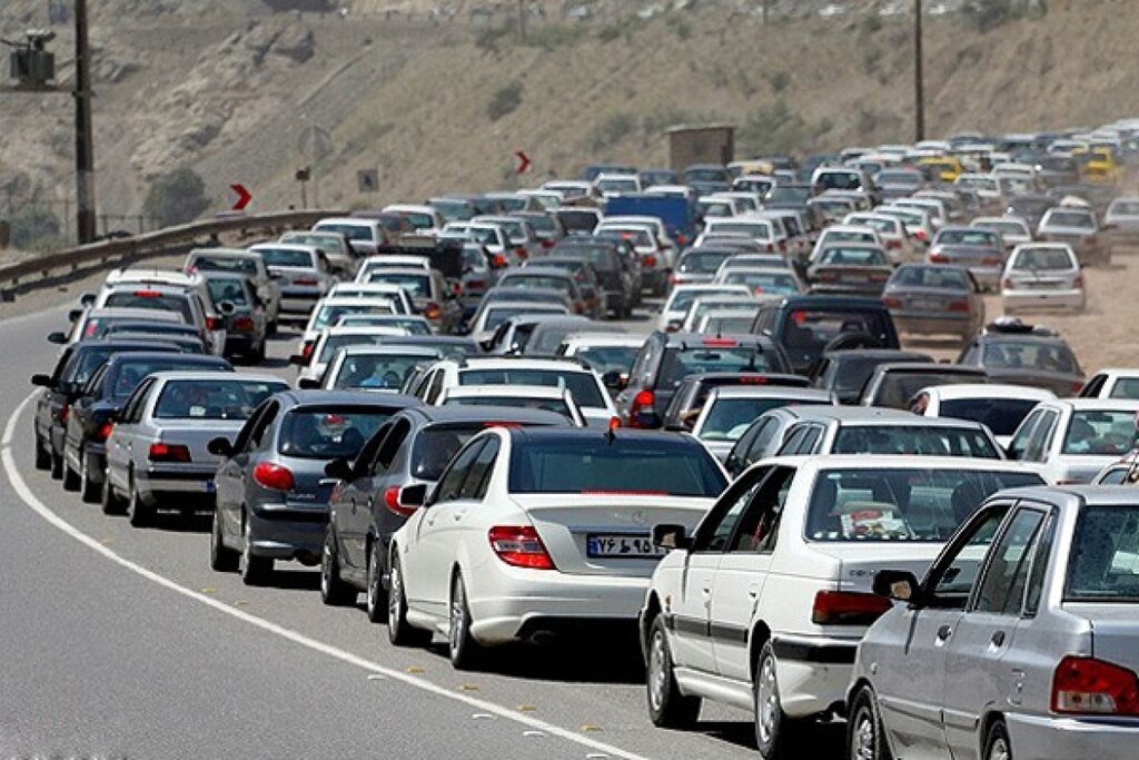 ترافیک تابستانه چالوس ادامه دارد