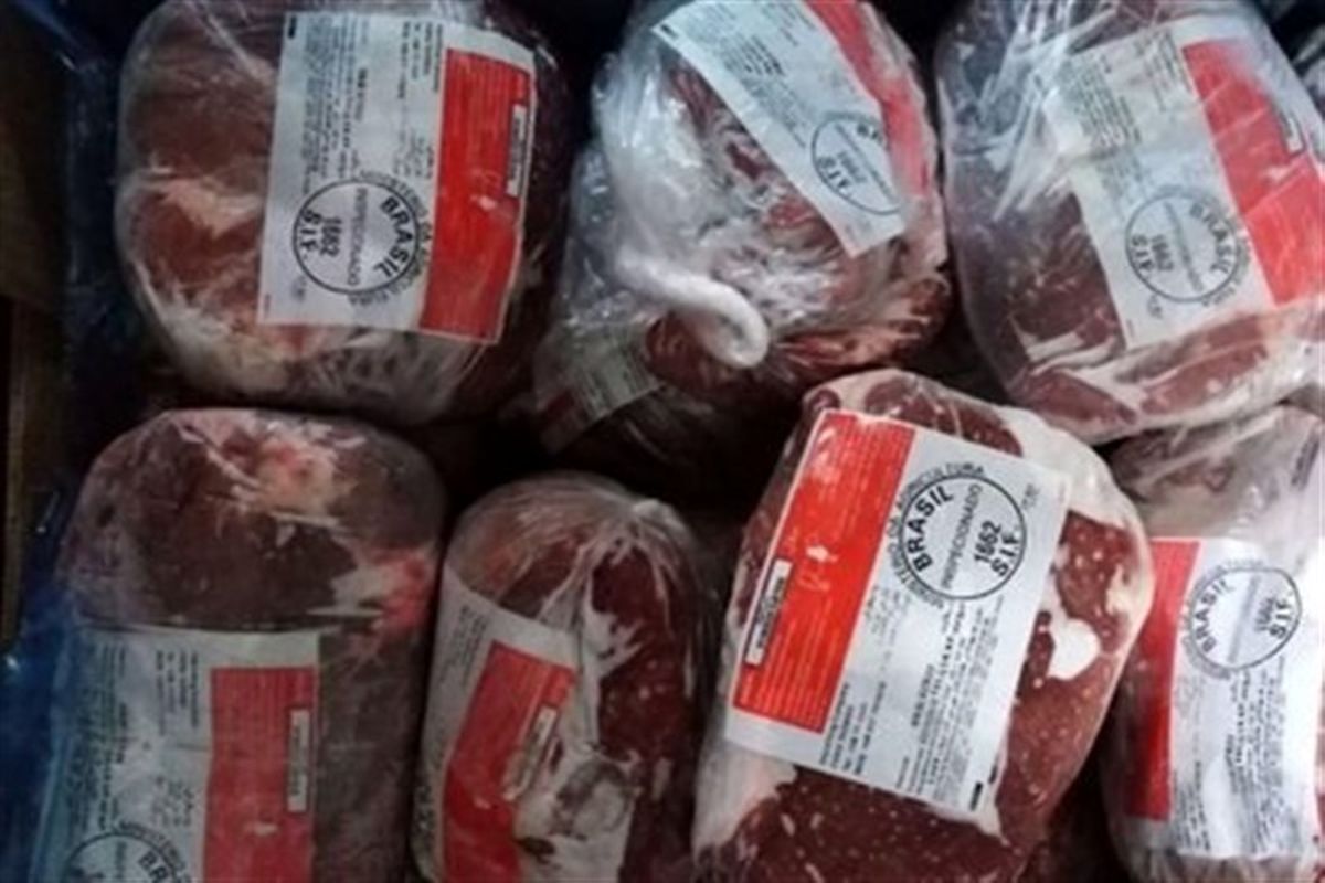 چرا گوشت‌های برزیلی یک سال در گمرک ماندند؟