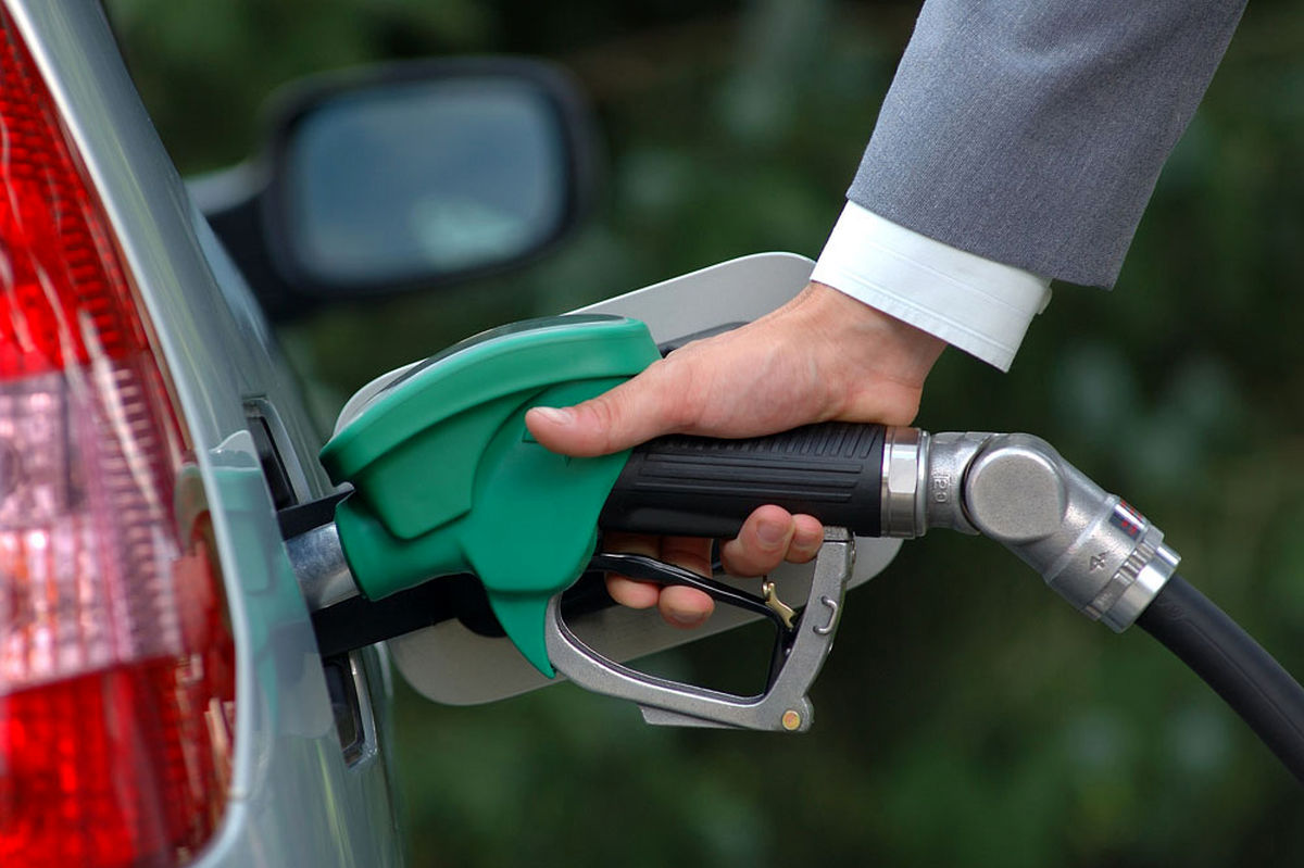 وزیر نفت: تغییر قیمت بنزین در دستور کار نیست