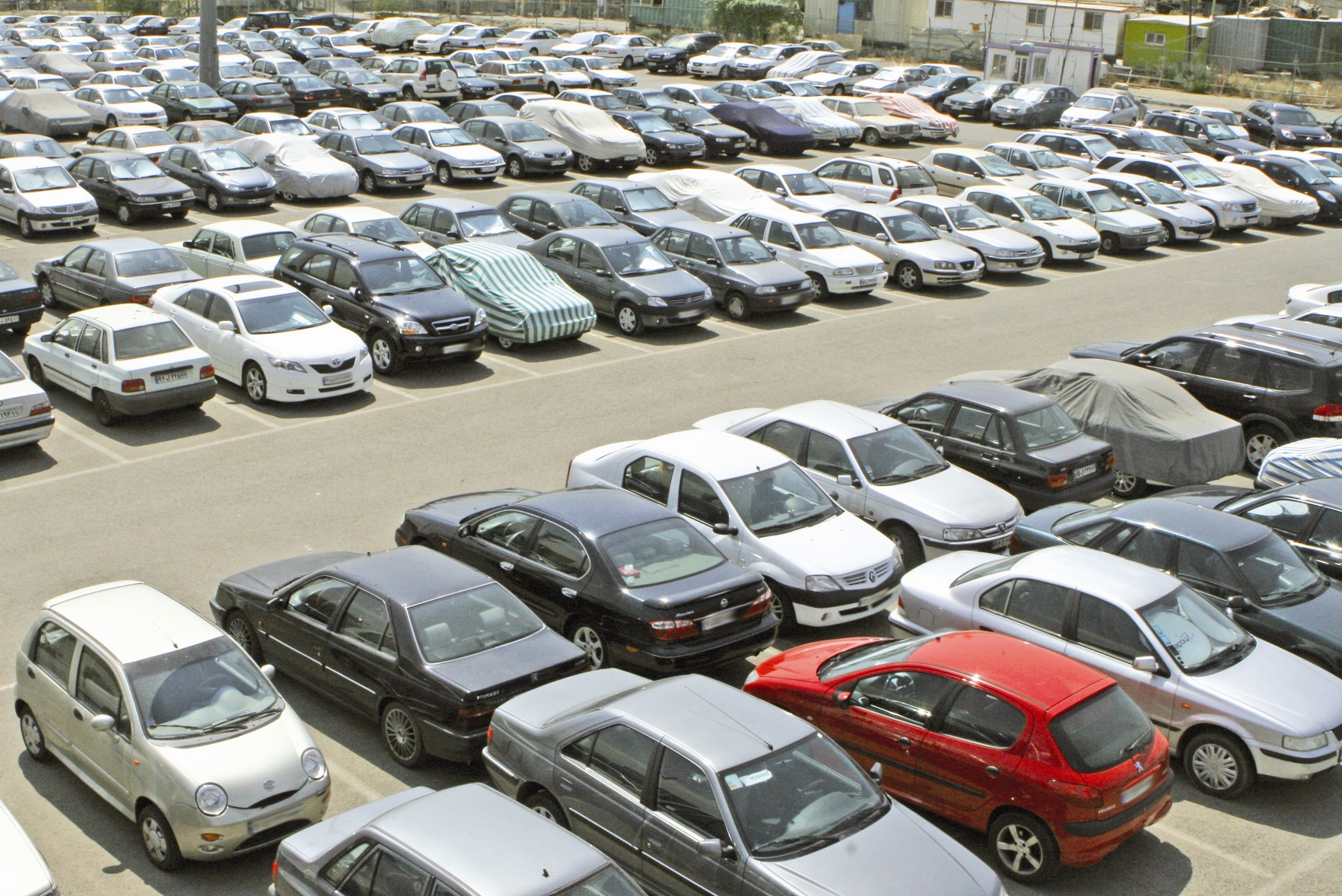 کاهش قیمت در بازار خودرو ادامه دارد