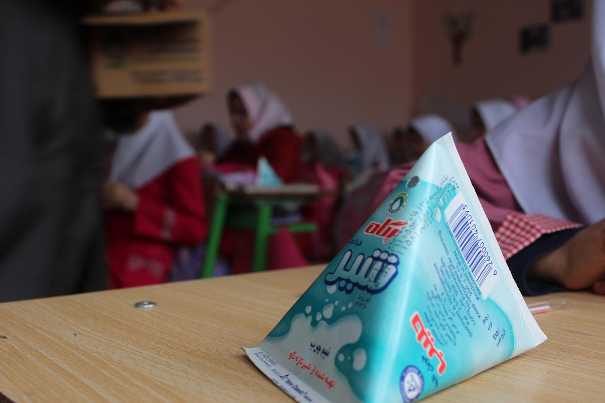 شیر رایگان در مدارس توزیع می شود؟