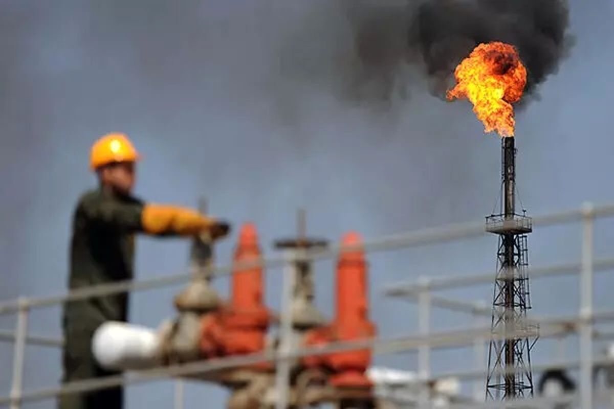 قیمت نفت سنگین ایران ۶ دلار ارزان شد