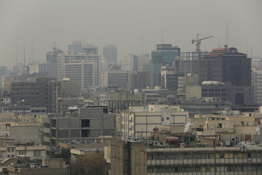 از ساعاتی پیش هوای تهران قرمز شد