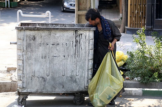 زباله گردها با حقوق 15 میلیونی استخدام می‌شوند
