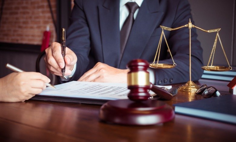 تعریف وکیل حقوقی و کیفری