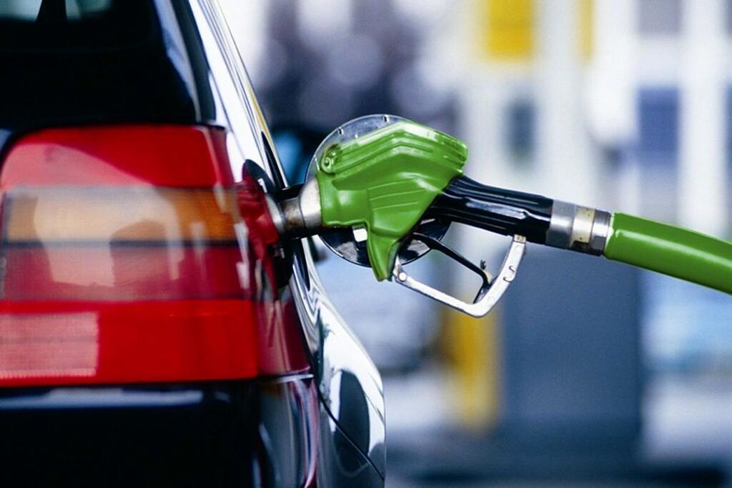 بصورت میانگین روزانه 121 میلیون لیتر بنزین در نوروز توزیع شد