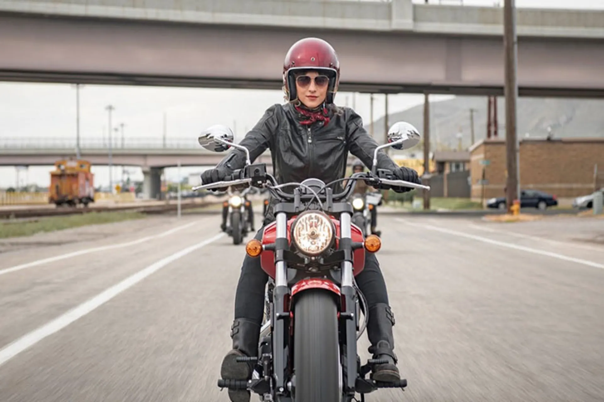 صدور گواهینامه موتورسیکلت برای زنان چه شد؟