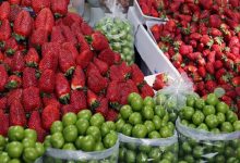 قیمت گوجه سبز و توت فرنگی چند؟