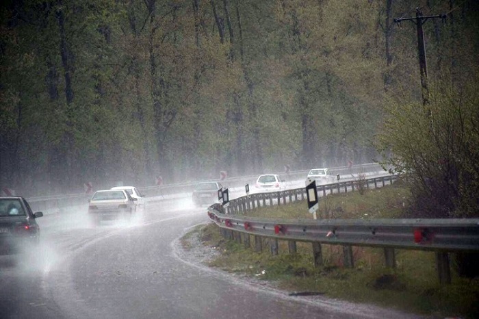 ترافیک، بارش باران و مه سنگین در جاده چالوس و فیروزکوه