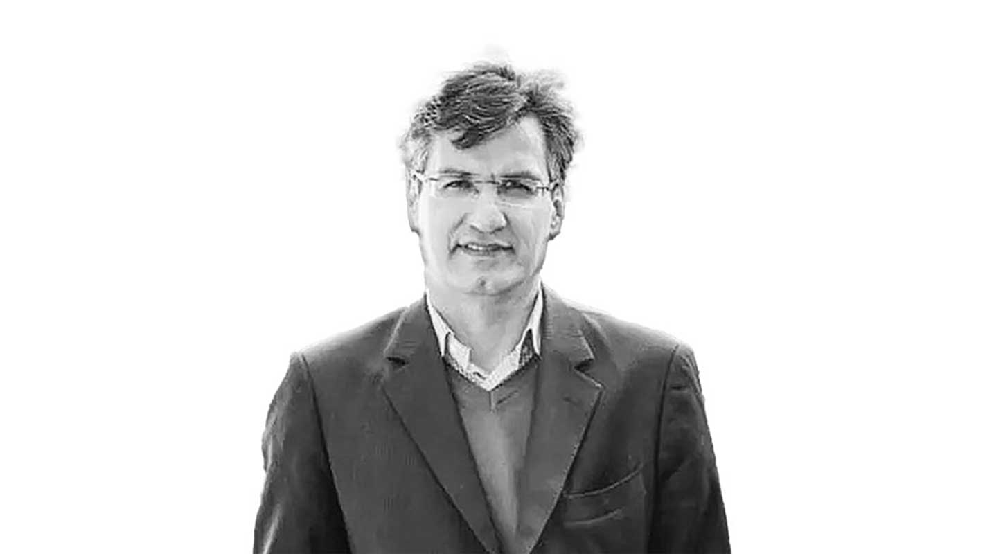 اسفندیار-جهانگرد