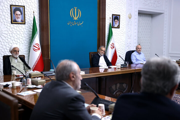 جلسه اقتصادی سران کشور