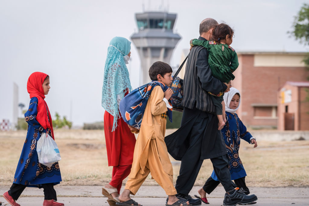اتباع غیرقانونی