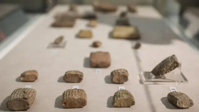 الواح هخامنشی