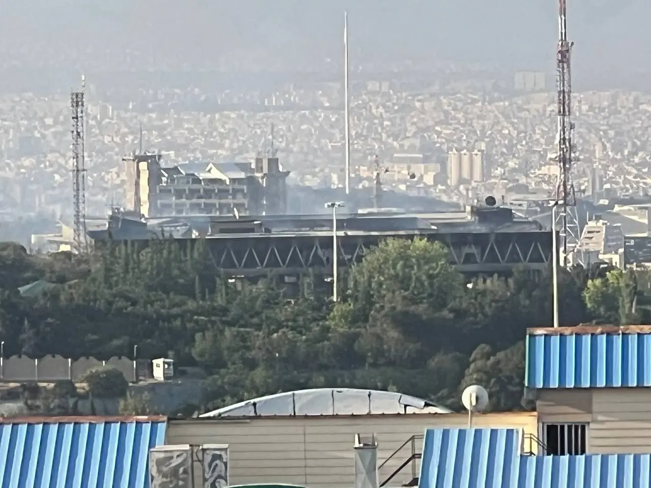 جبلی: قسمتی از ساختمان شیشه ای بدون مرمت نگه داشته خواهد شد