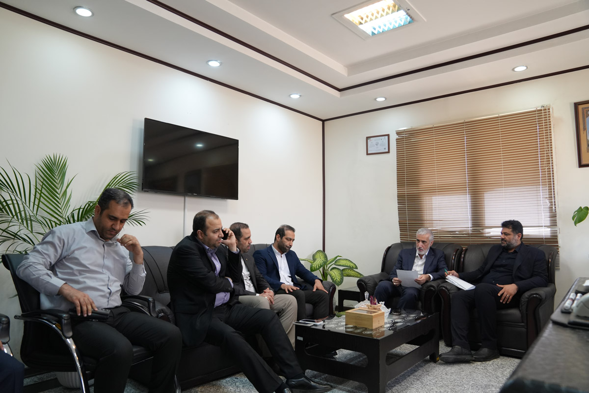 بازدید-پیرصالحی-و-نماینده-مجلس-یاسر-عربی-از-بیمارستان-متعمد-گرمسار