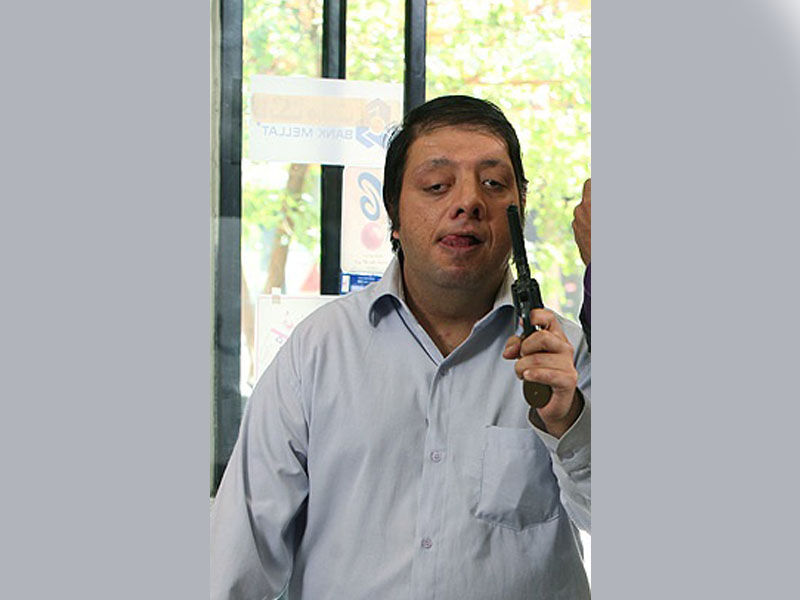 فرشاد حسینی