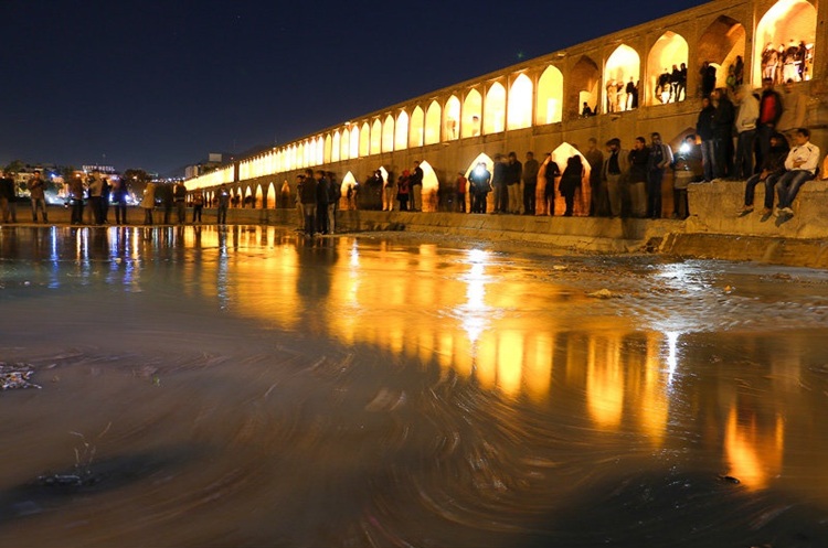 سد زاینده‌رود
