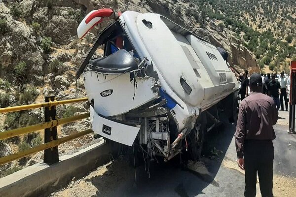 واژگونی اتوبوس در فارس