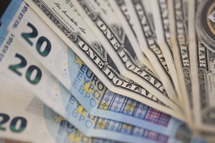 صعود قیمت دلار در بازار ارز تجاری؛ یورو چقدر ارزان شد؟