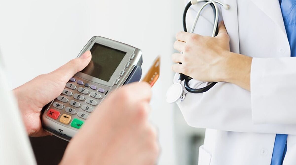 معضل زیرمیزی پزشکان؛ آیا اصلاح نظام پرداخت مشکل را حل می‌کند؟