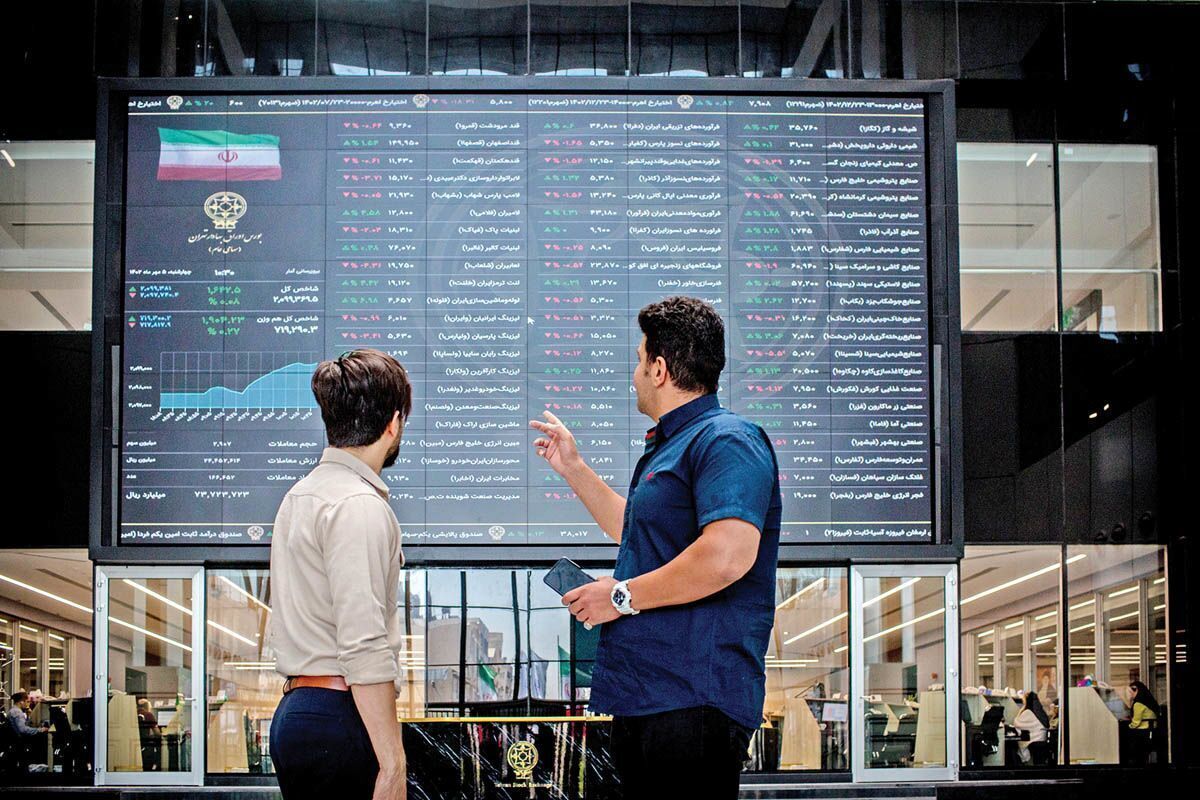 بورس یا دلار؟ کدام بازار در نیمه دوم سال سود بیشتری دارد؟