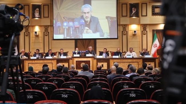 وزیر اقتصاد قاچاق کالا و ارز