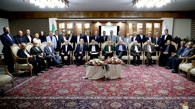 نشست صنعتگران