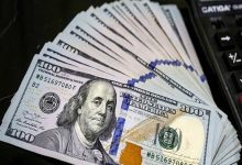کاهش قیمت دلار به ۱۰۳ هزار تومان با مدیریت بازارساز