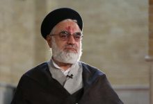 امام جمعه اصفهان: اعتراضات آمریکا علیه ترامپ شبیه روزهای پایانی حکومت پهلوی است