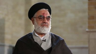 امام جمعه اصفهان: اعتراضات آمریکا علیه ترامپ شبیه روزهای پایانی حکومت پهلوی است