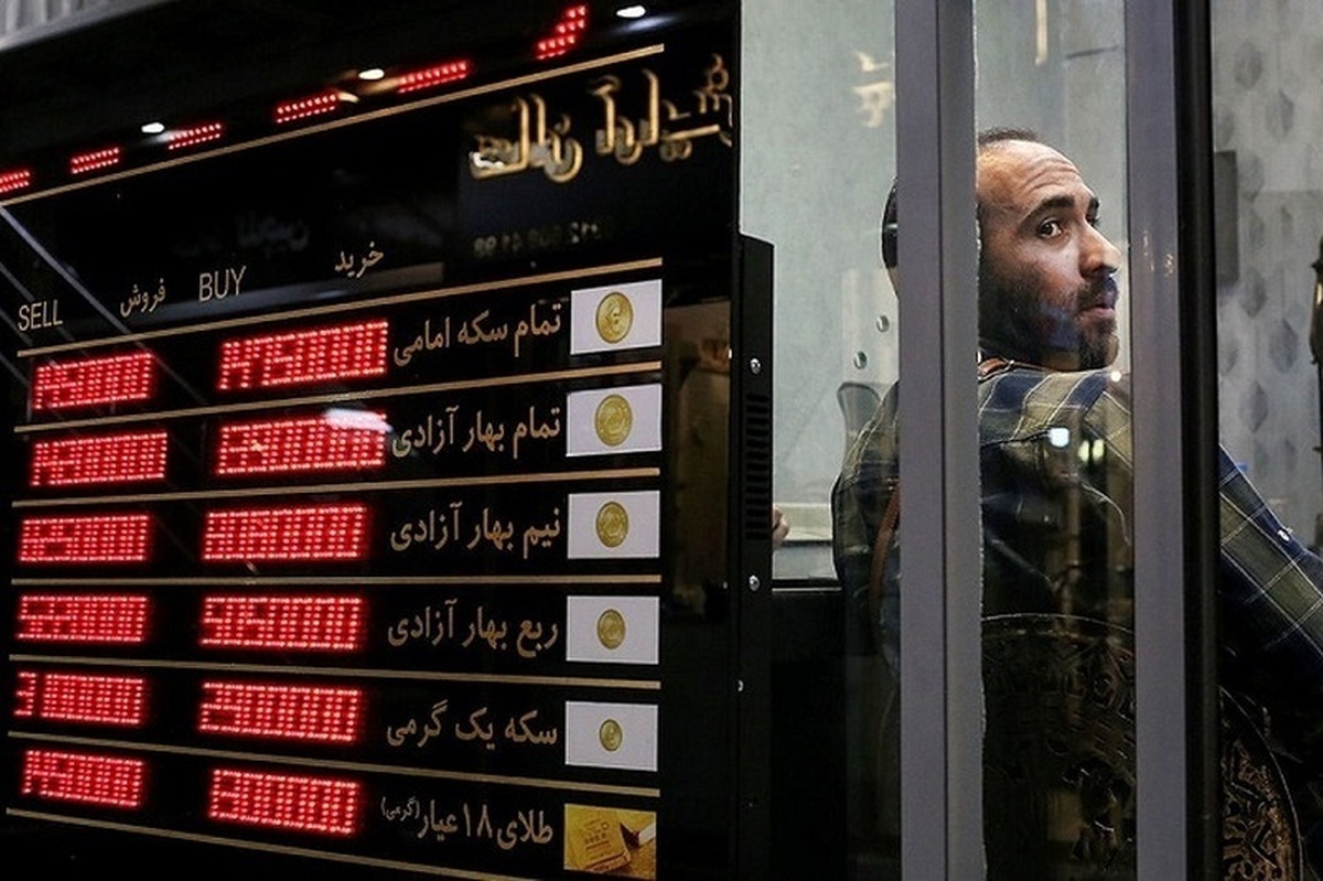 طلا رکورد زد، اما سکه عقب نشست