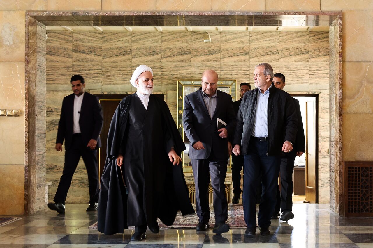 نشست مشترک سران قوا در مجلس: بررسی چالش‌های اقتصادی و معیشتی کشور
