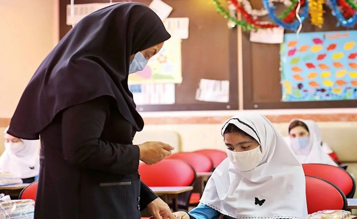 وزارت آموزش و پرورش: قرارداد بیمه فرهنگیان بین شرکتها کاملاً یکسان است