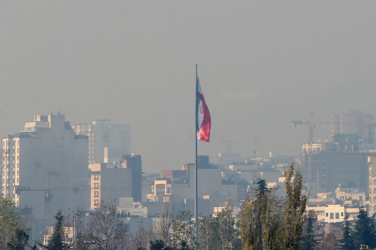 وزش باد شدید و احتمال طوفان گرد و خاک در نیمه جنوبی و غربی استان تهران