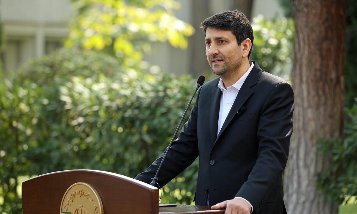 وزیر ارتباطات: ارتقاء خط ثابت به فیبر نوری برای کاربران فعلی رایگان است