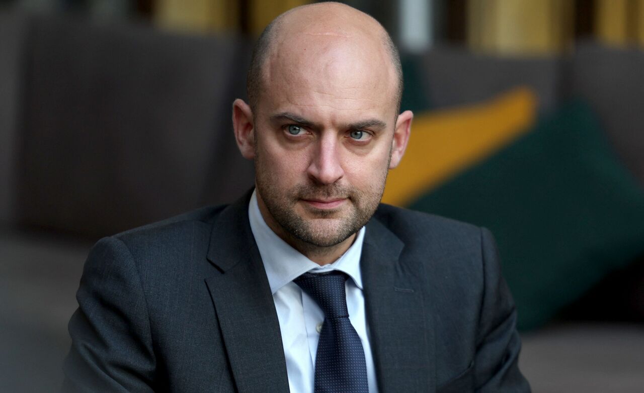 نظامی و غیرنظامی