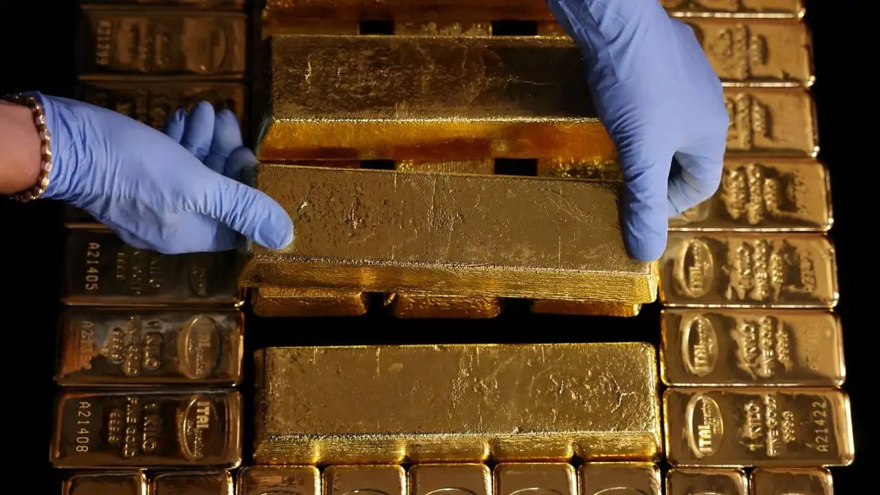 طلای سرگردان؛ بازار در دوگانهترین دوره سال گیر افتاده است