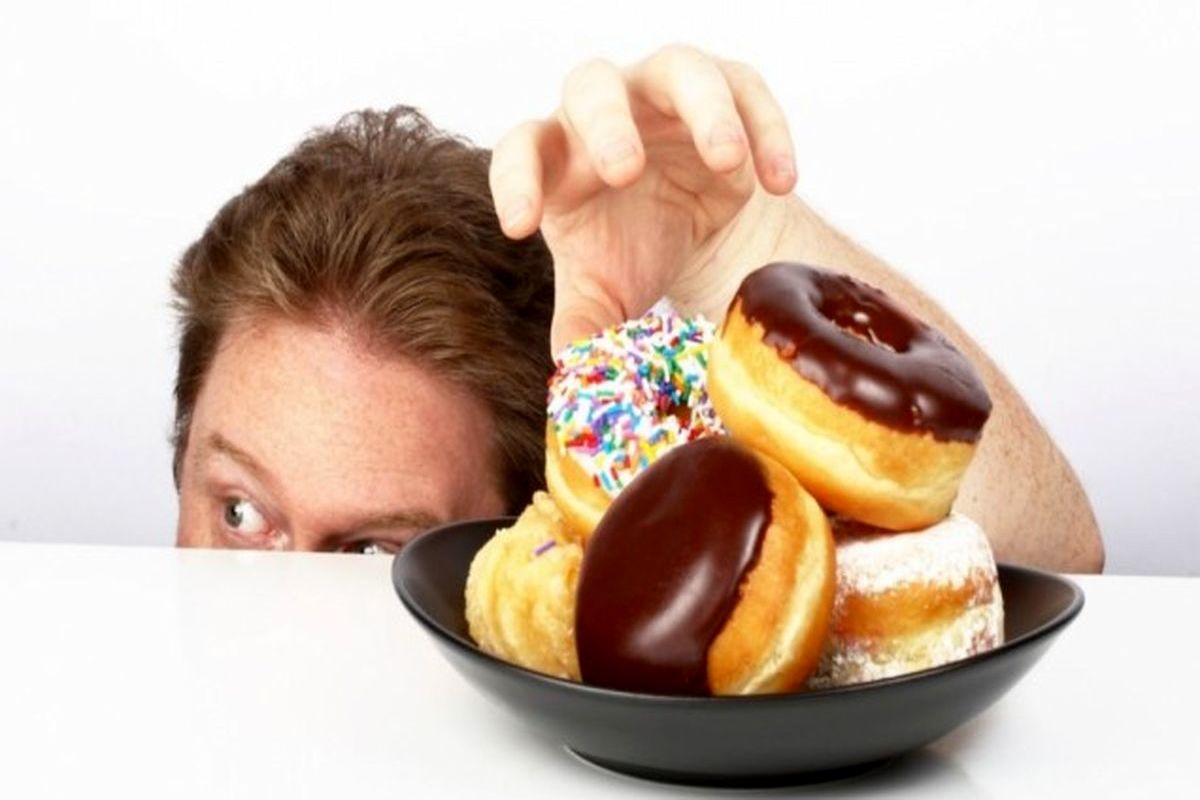 آیا دیابتی‌ها می‌توانند شیرینی بخورند؟