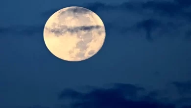 طلوع هم‌زمان ماه کامل و غروب خورشید؛ پدیده نجومی ابرماه امشب در ایران