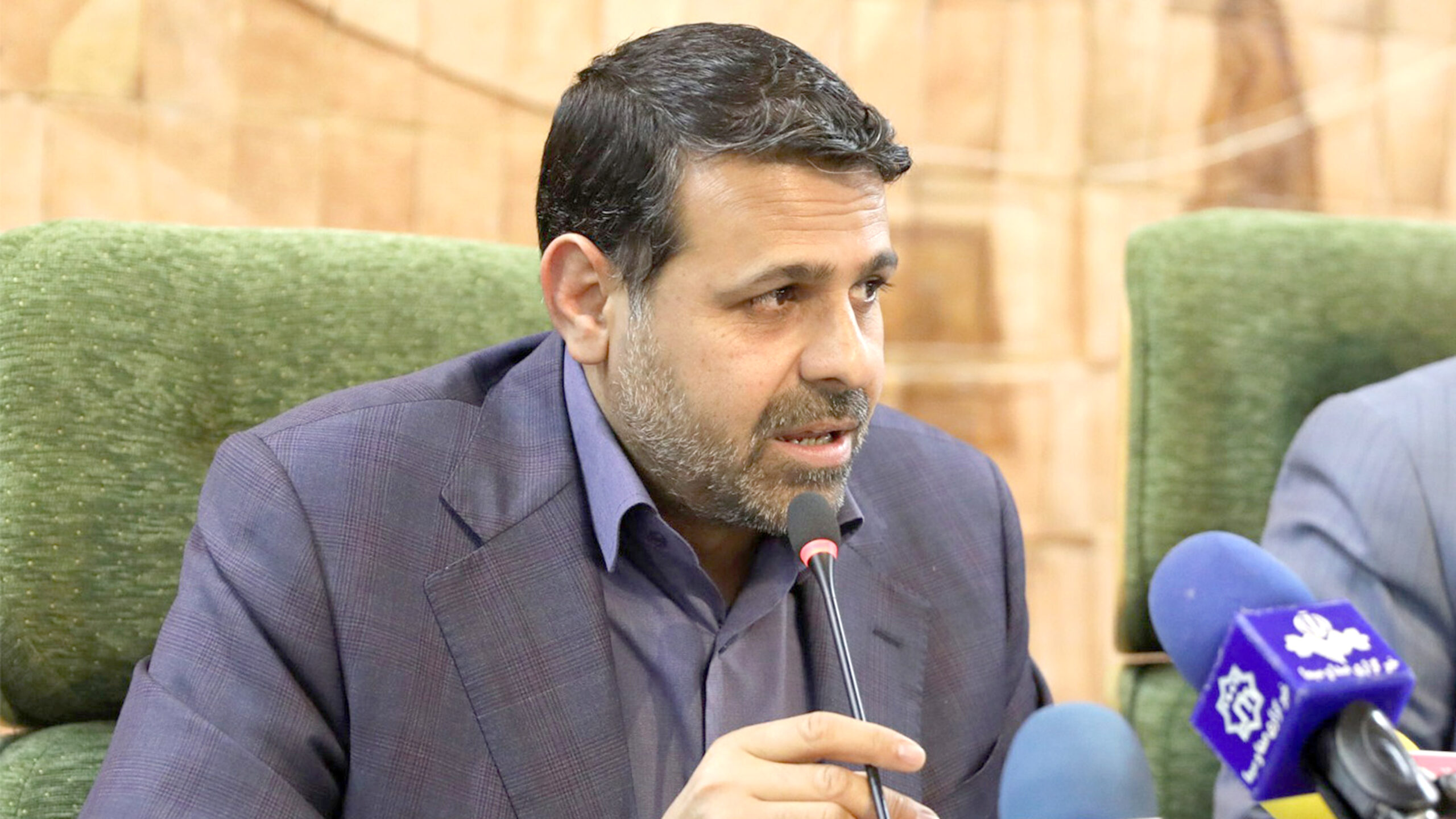 کاهش فقر خانوارها