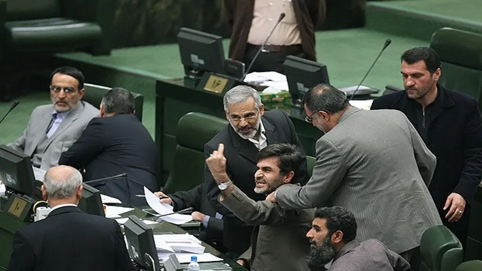 بازگشت جنجال «ظریف و روحانی» به صحن مجلس؛ کوچکزاده قالیباف را به چالش کشید