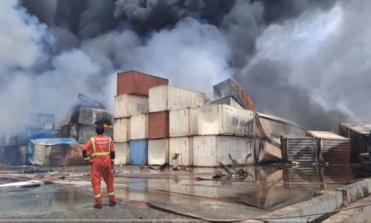 تجار برنج: آتش‌سوزی بندر شهید رجایی ۱۰ هزار تن برنج را از بین برد