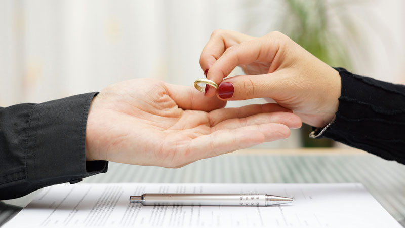 حق طلاق؛ چالش‌ها و فلسفه‌های نهفته در اسلام