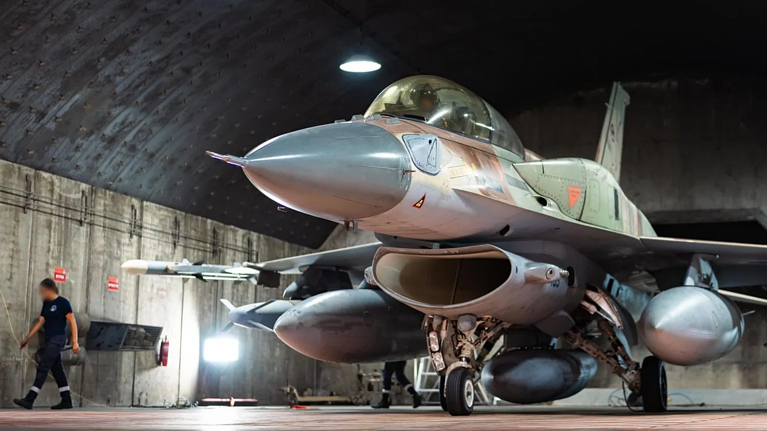 حمله به ایران