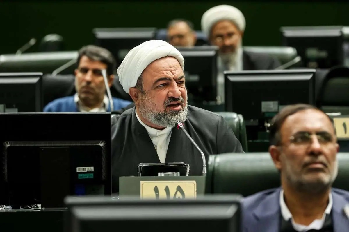 نماینده تهران: افزایش نرخ ارز، تهدید امنیت ملی است نه تصمیم اقتصادی