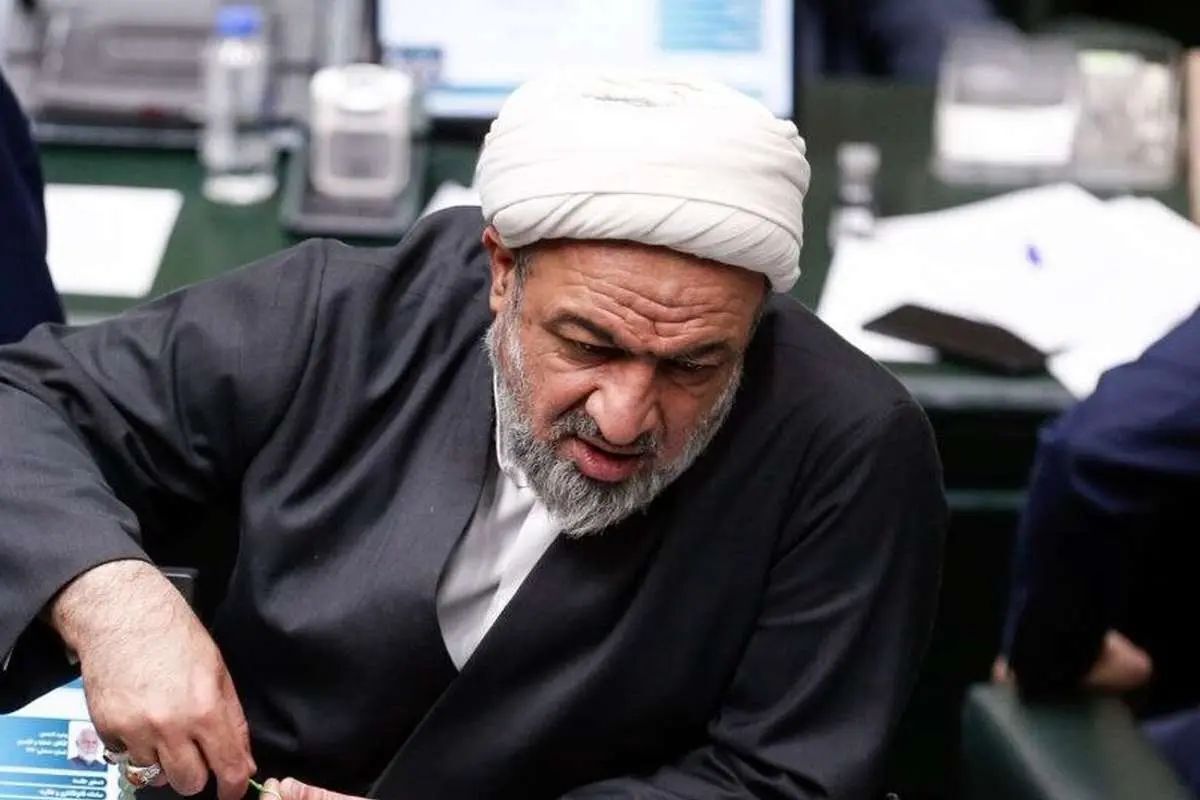 حمید رسایی: افزایش نرخ ارز و کالابرگ؛ دو رویکرد متناقض در سیاستهای اقتصادی